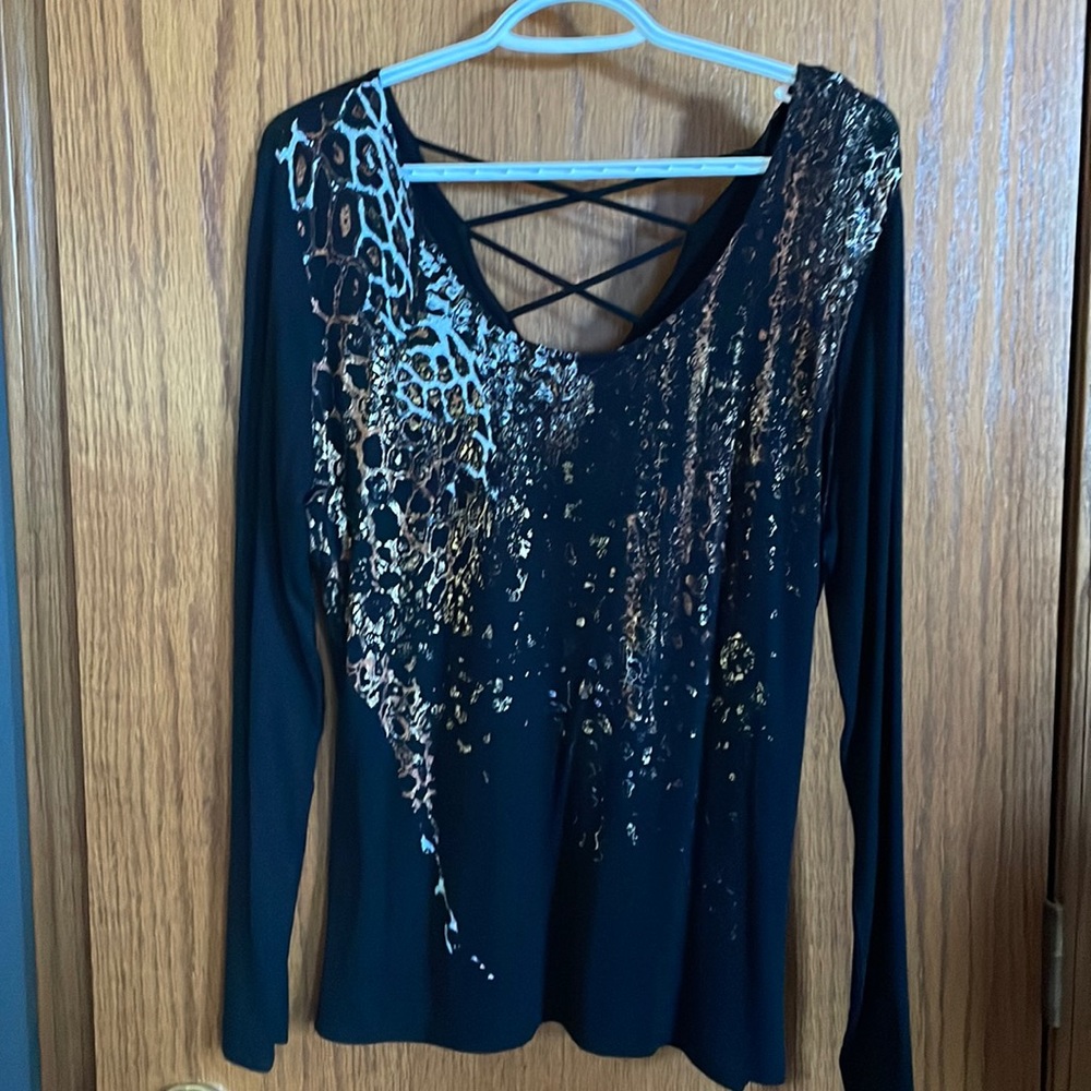 Rock & Republic woman’s long sleeved top! Size large, never worn!